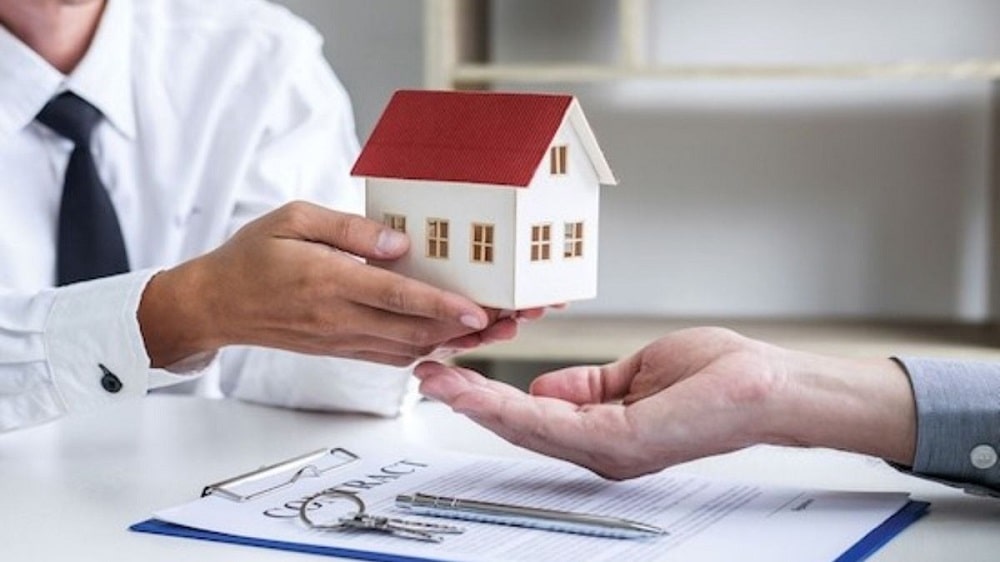 Thương lượng giá cả và đặt cọc khi mua nhà đất